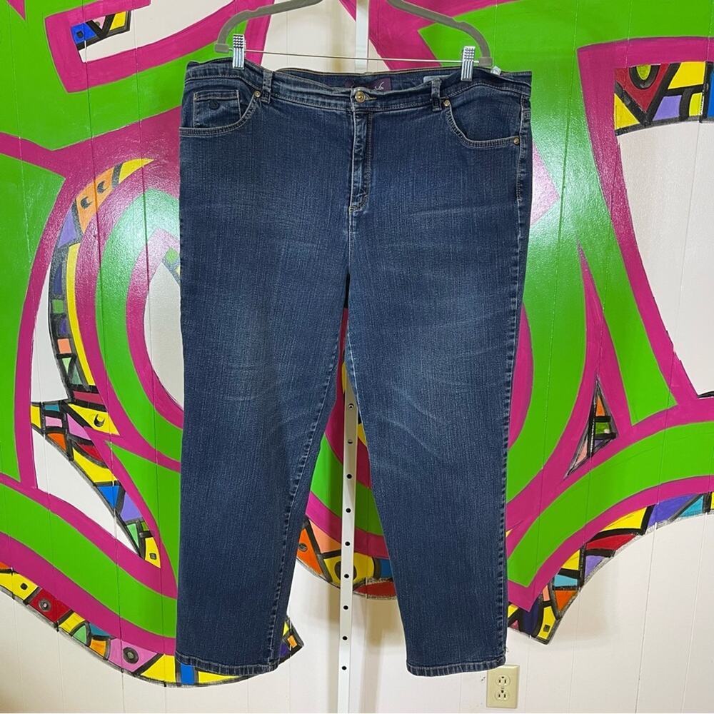 Gloria Vanderbilt, Amanda Jeans. Size 22W Average. In excellent condition!